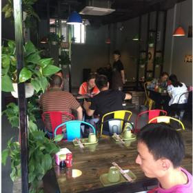 滋鱼烤鱼店